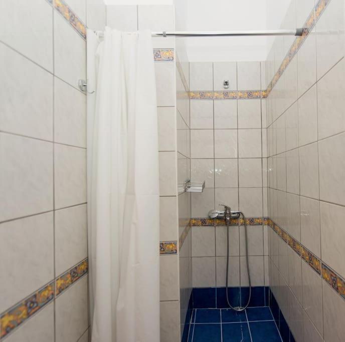 Thano'S Stylish Flat Just 150M To The Beach Farai Exterior photo